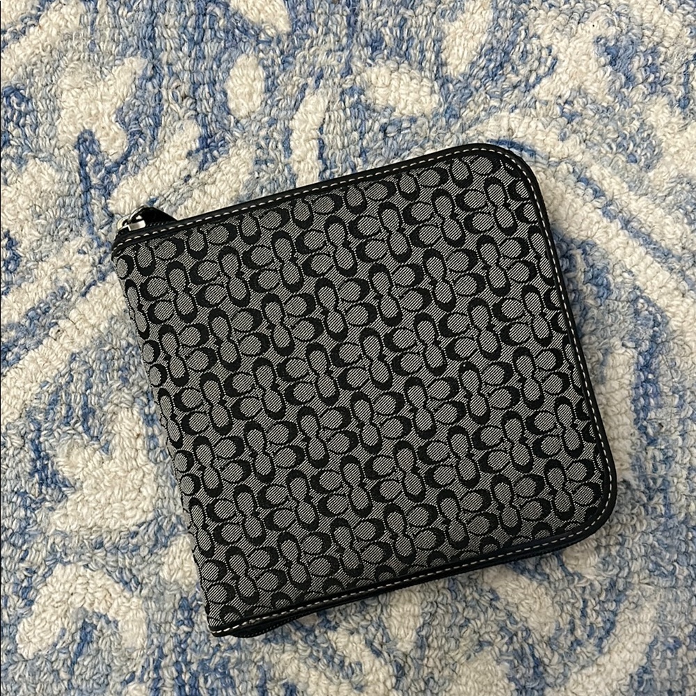 Coach Signature Zip Wallet - Black and Gray